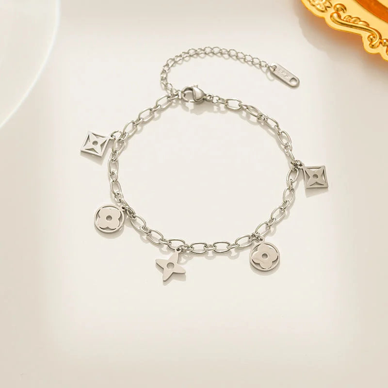 The Analeia Bracelet